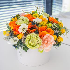 Цветы в коробке «Флористическое искушение» фон